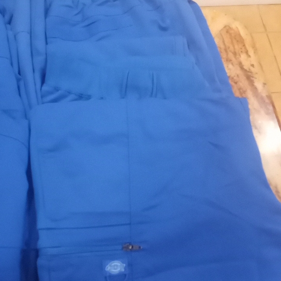 HUGE SCRUBS LOT DICKIES, BUTTER SOFT,CHEROKEE AND OTHERS 15 SETS - Picture 11 of 11